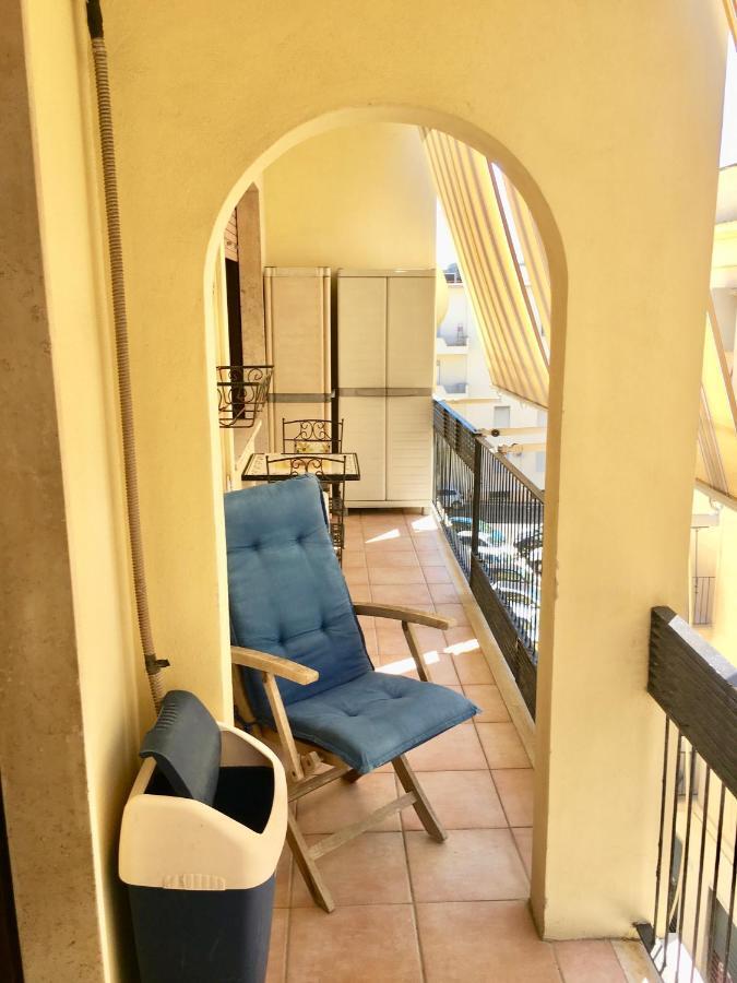 Casa Delfino - Appartamento Centro Storico A Due Passi Dalla Spiaggia & Mare, Porto & Ferrovia Civitavecchia Eksteriør billede