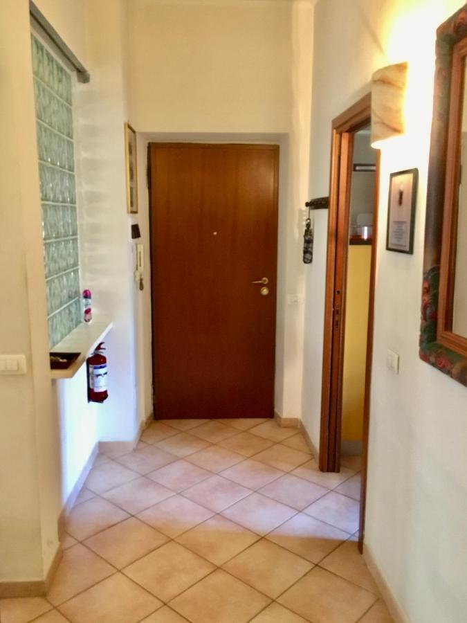 Casa Delfino - Appartamento Centro Storico A Due Passi Dalla Spiaggia & Mare, Porto & Ferrovia Civitavecchia Eksteriør billede